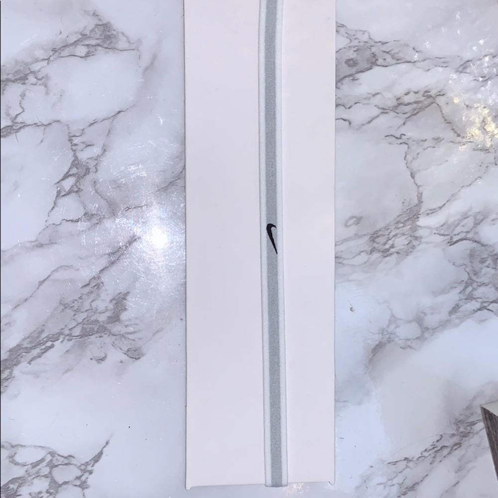 white nike headband